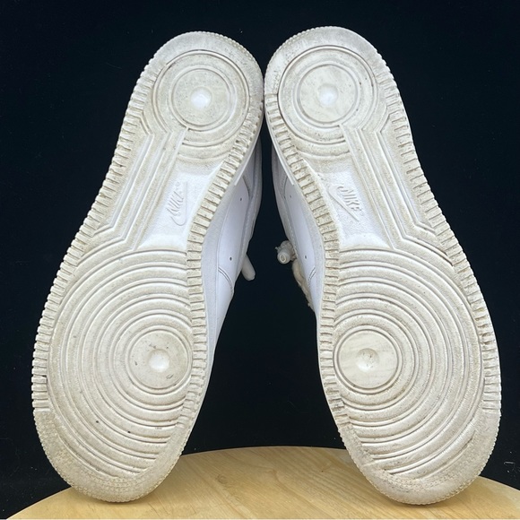Nike Air Force 1 Low '07 Triple White Retro Classic CW2288-111 All Men's Size 10 - Picture 9 of 10